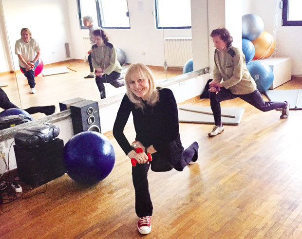 Мис, фитнес инструкторка и пензионерка!